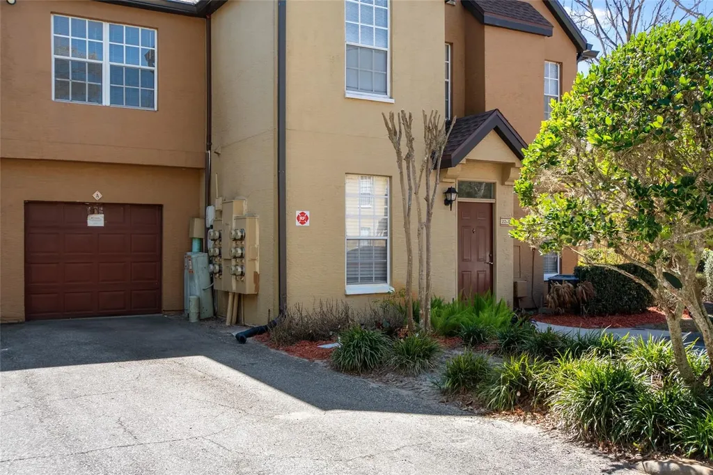 6384 Raleigh Street Orlando FL 32835