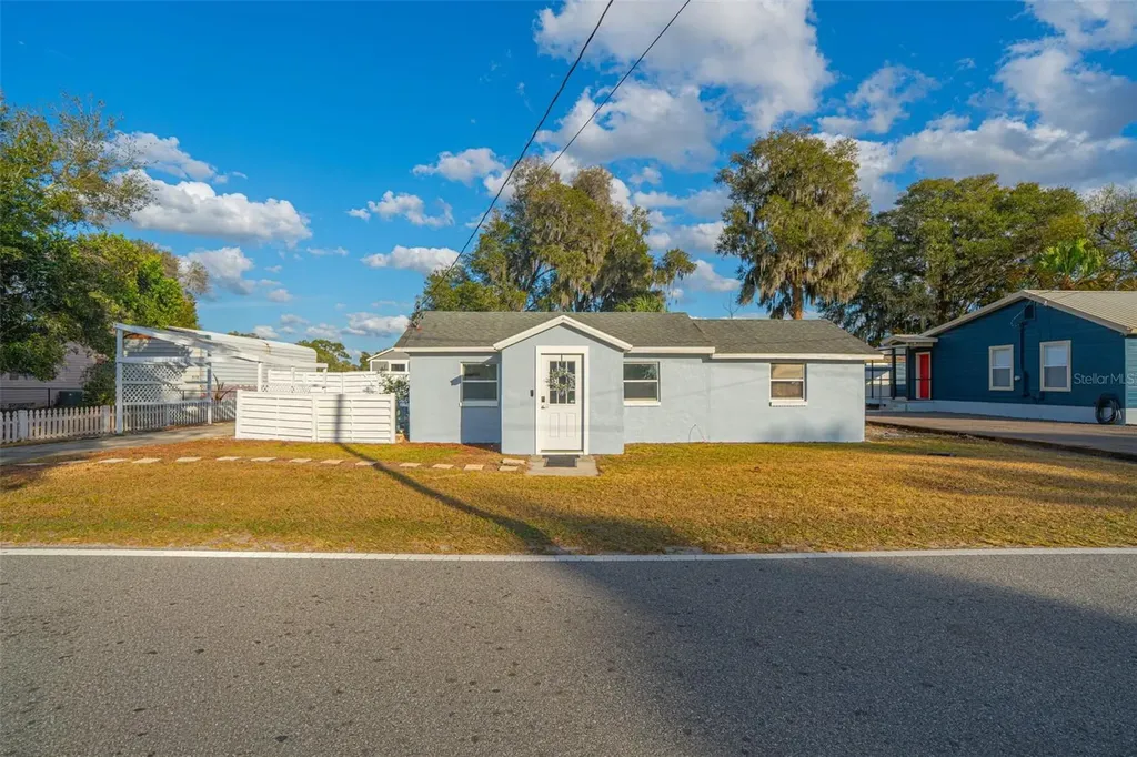 421 Pleasant Street Lake Helen FL 32744