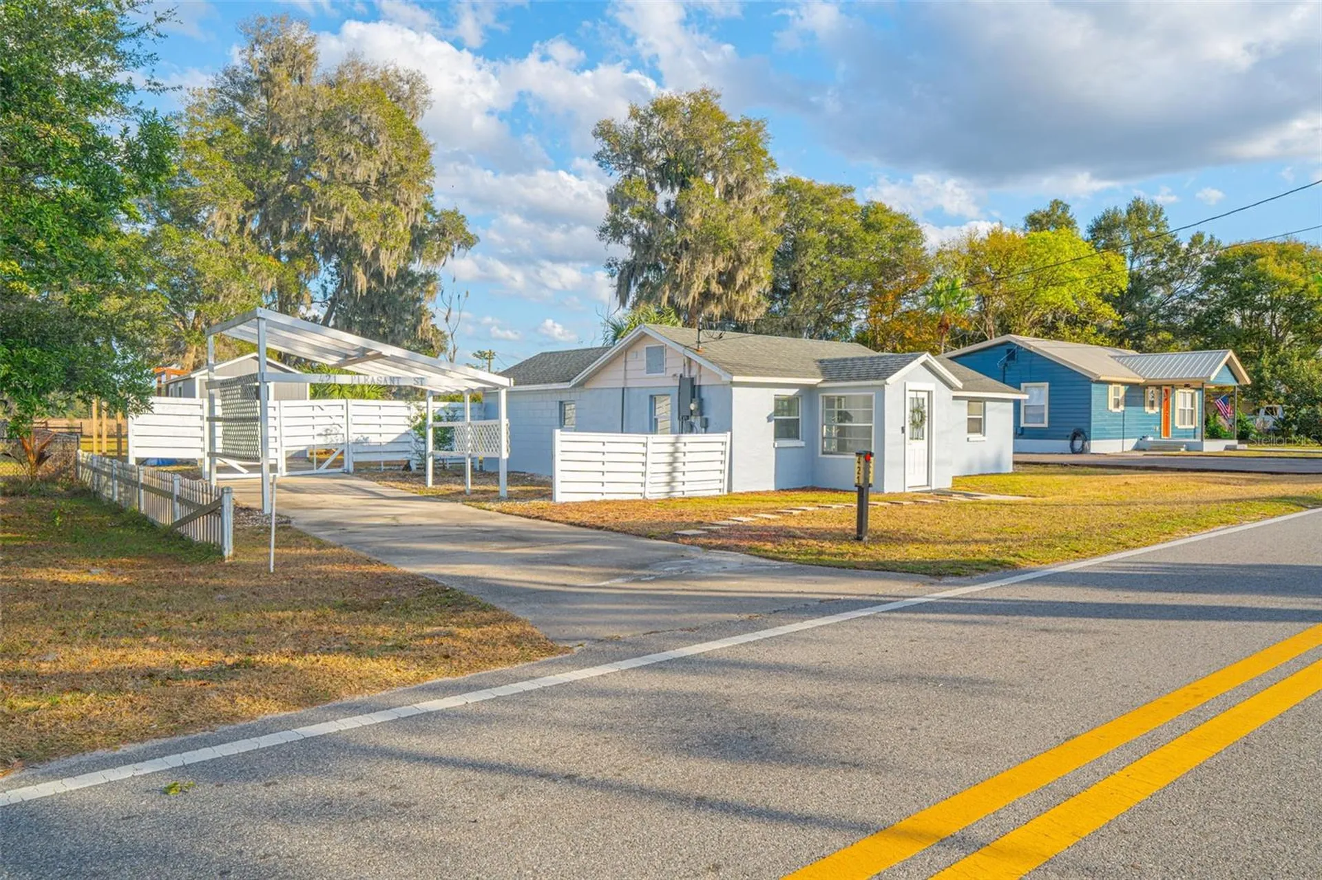 421 Pleasant Street Lake Helen FL 32744
