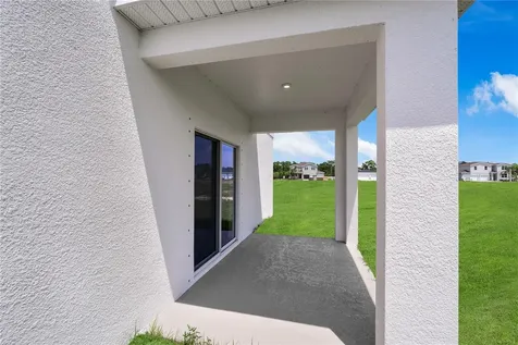 1748 Blue Lagoon Circle Mascotte FL 34753