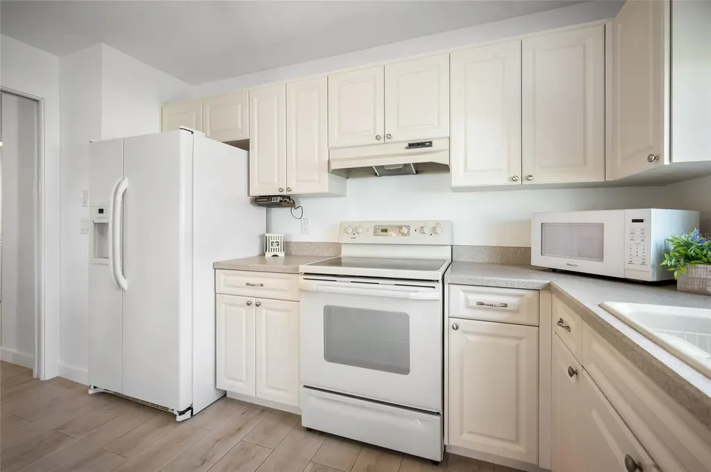 660 Linden Drive Englewood FL 34223