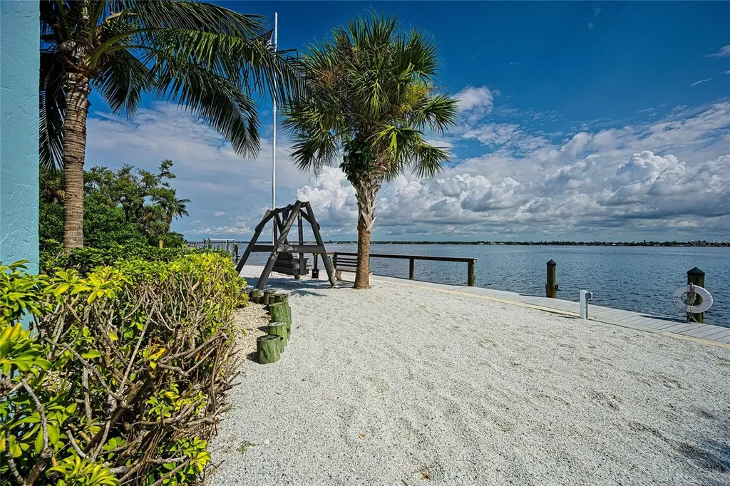 5055 N Beach Road Englewood FL 34223