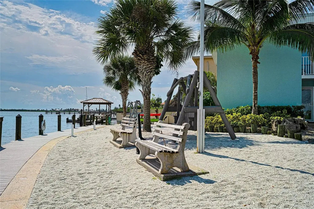 5055 N Beach Road Englewood FL 34223