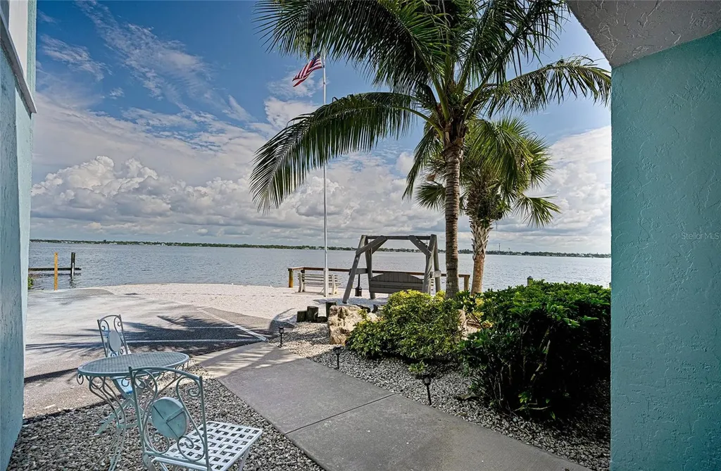 5055 N Beach Road Englewood FL 34223