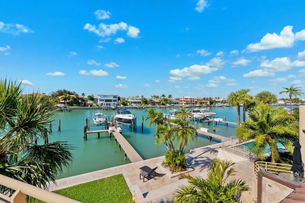 740 Pinellas Bayway S Tierra Verde FL 33715