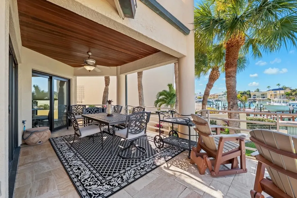 740 Pinellas Bayway S Tierra Verde FL 33715