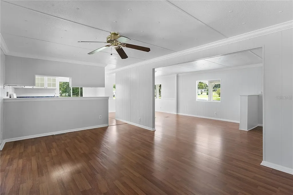 302 Ivanhoe Circle Lady Lake FL 32159