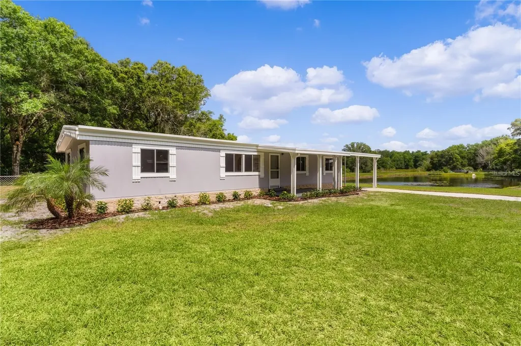 302 Ivanhoe Circle Lady Lake FL 32159