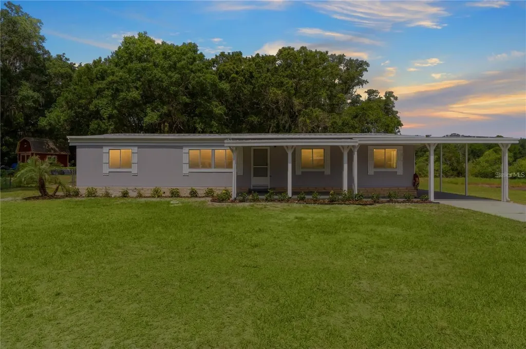 302 Ivanhoe Circle Lady Lake FL 32159