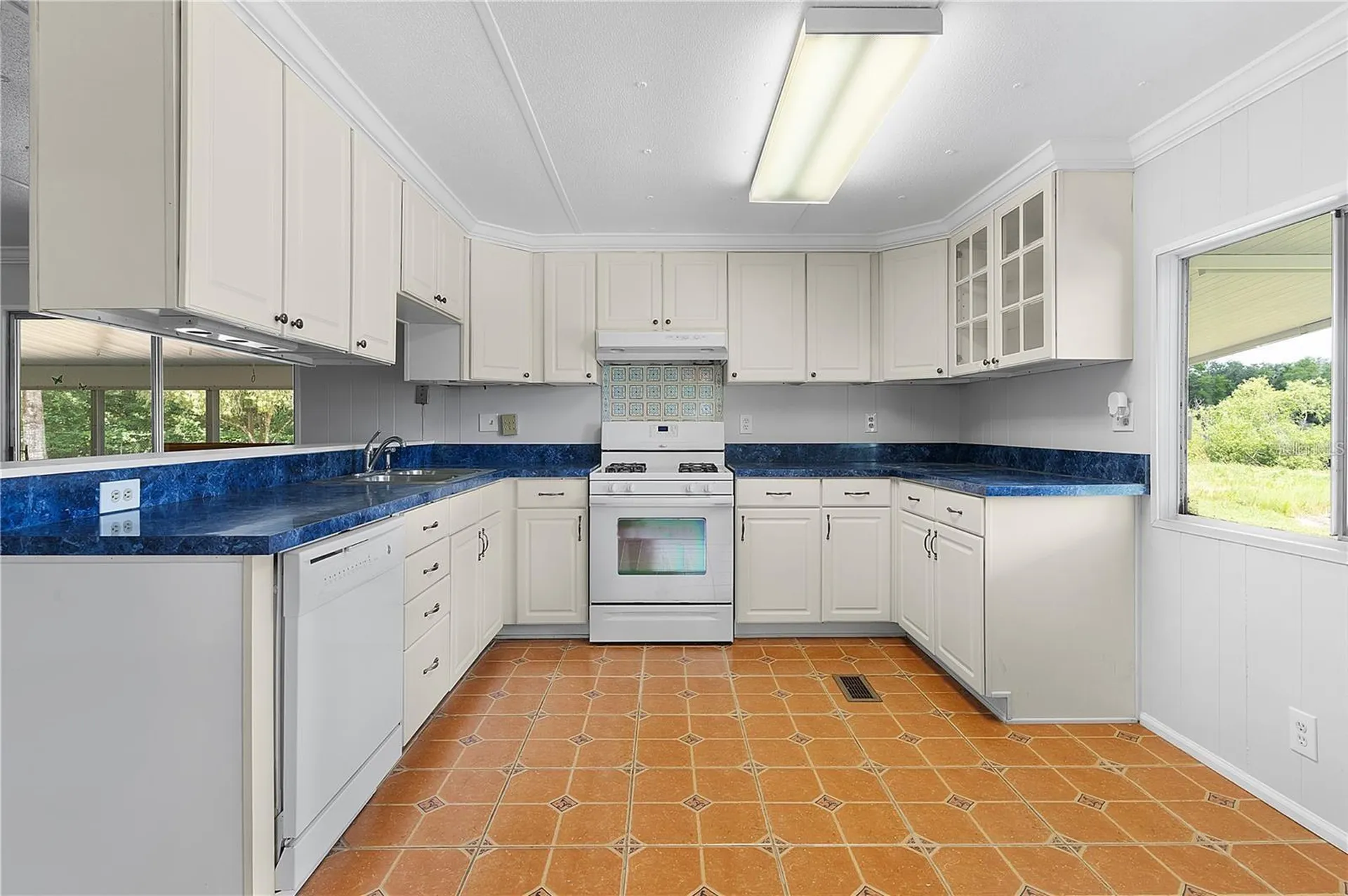 302 Ivanhoe Circle Lady Lake FL 32159