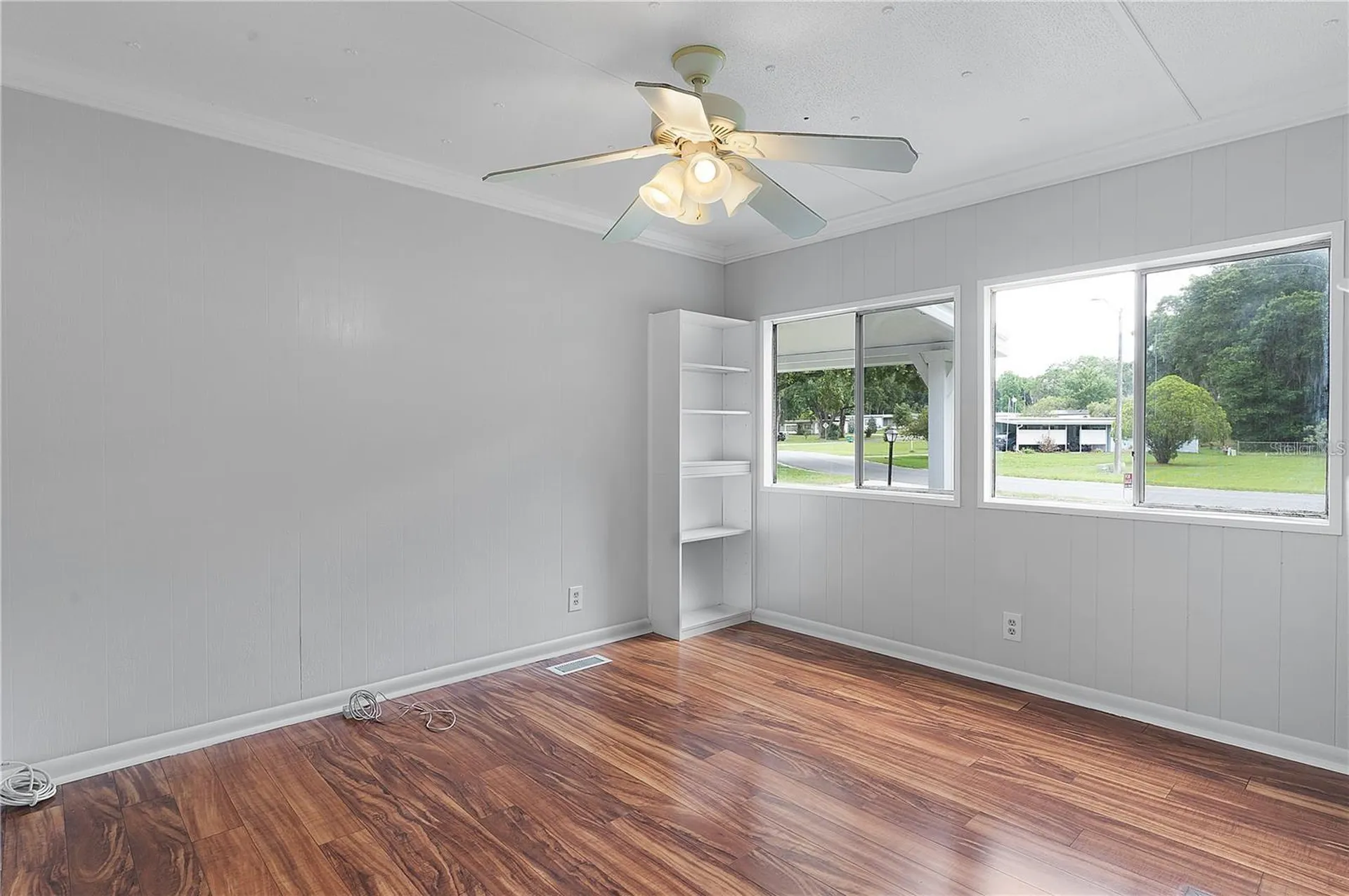 302 Ivanhoe Circle Lady Lake FL 32159