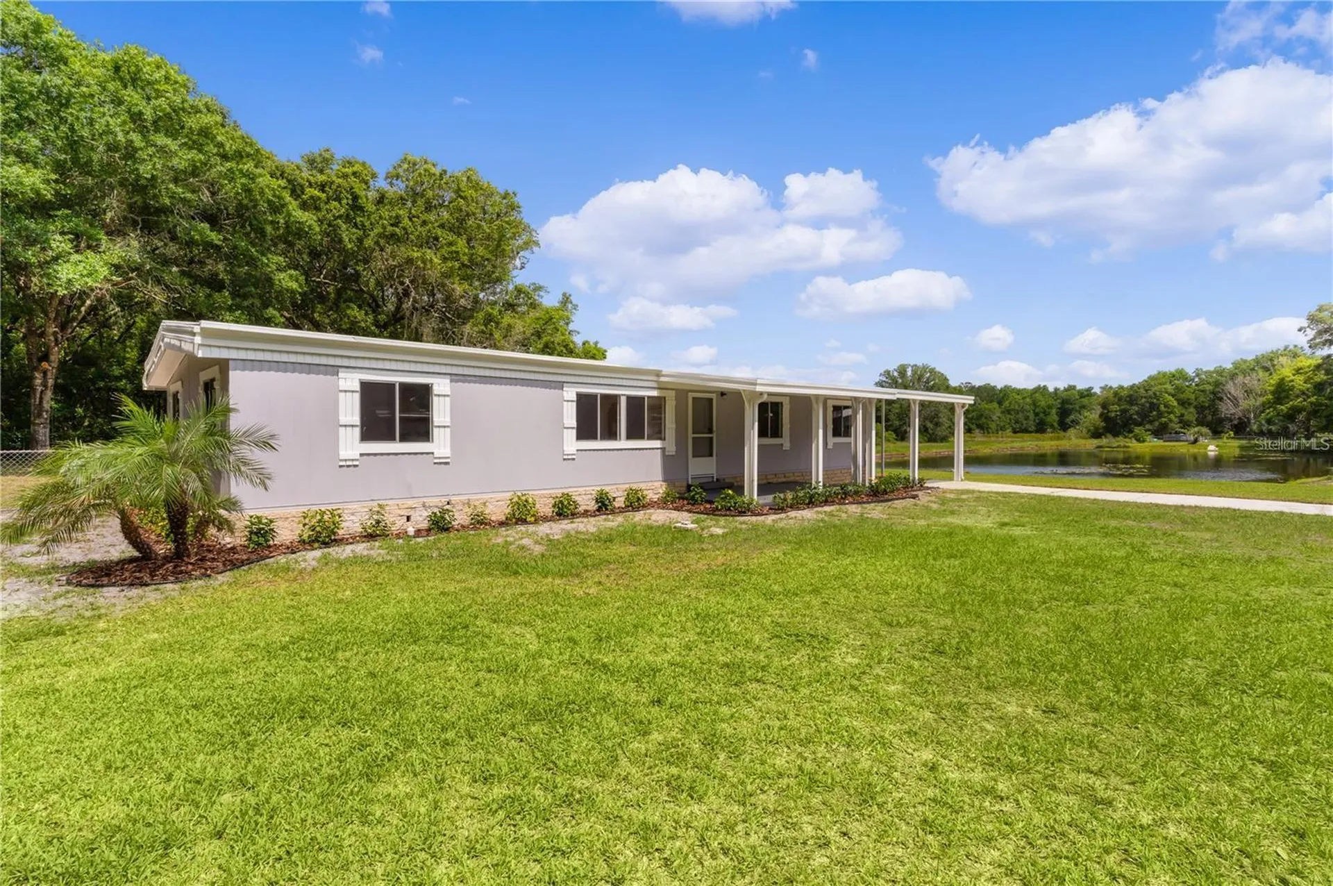 302 Ivanhoe Circle Lady Lake FL 32159