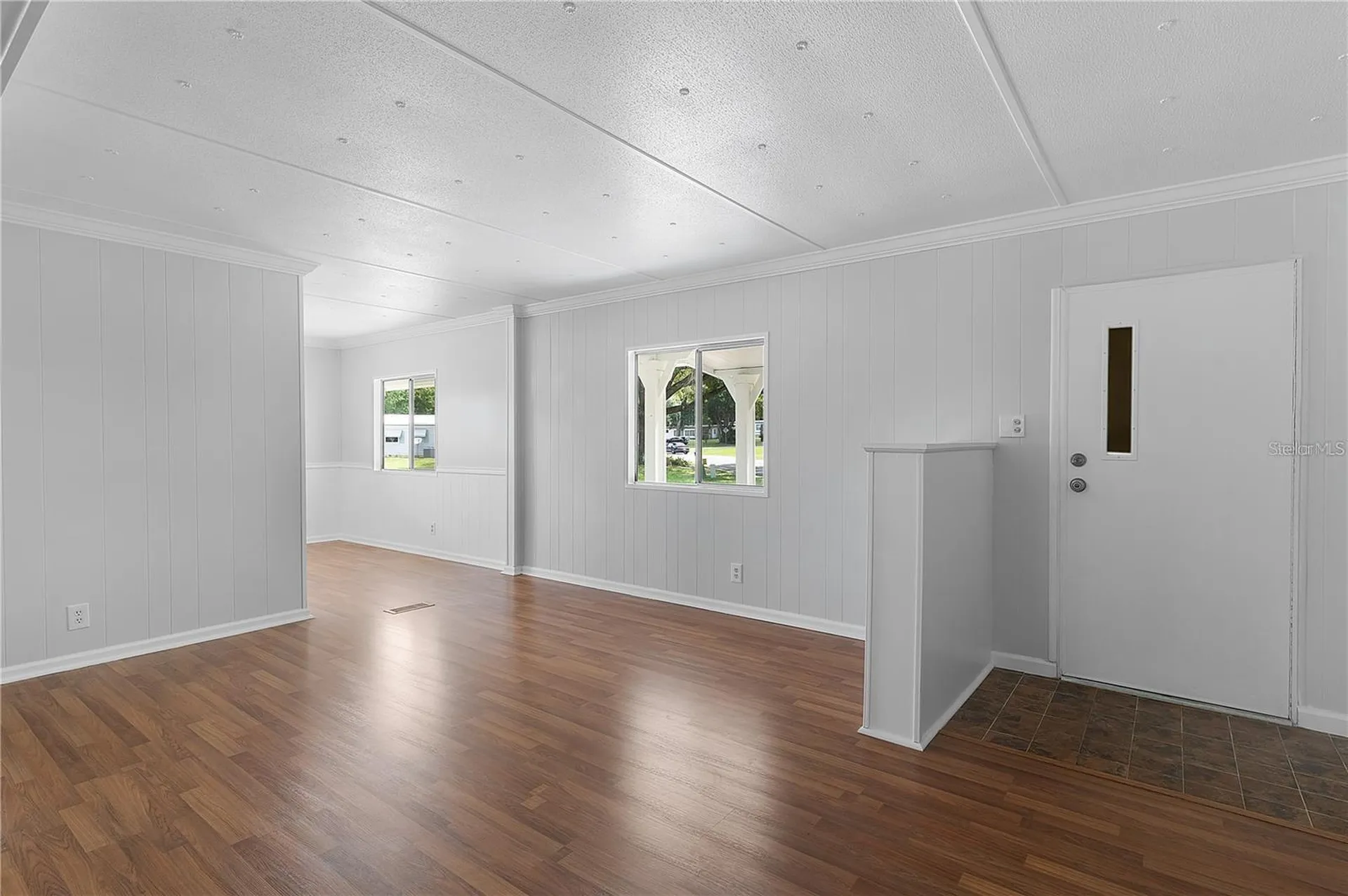302 Ivanhoe Circle Lady Lake FL 32159