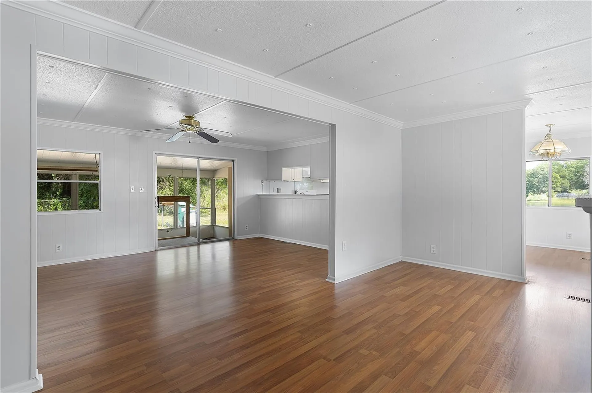 302 Ivanhoe Circle Lady Lake FL 32159