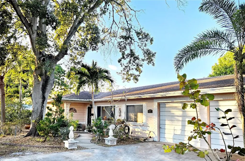 655 42nd Avenue N St Petersburg FL 33703
