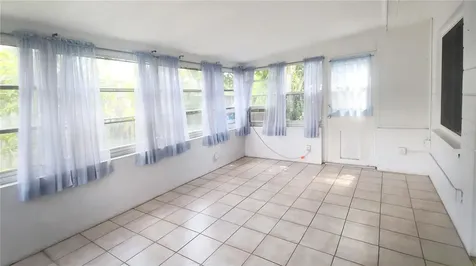 655 42nd Avenue N St Petersburg FL 33703