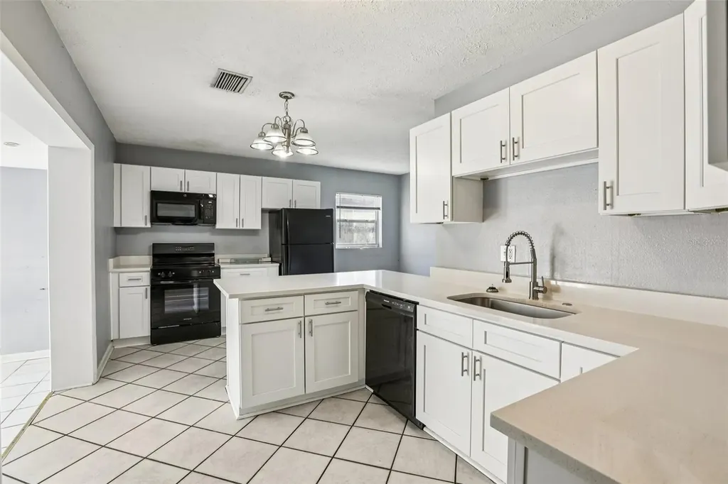 1809 W Crawford Street Tampa FL 33604