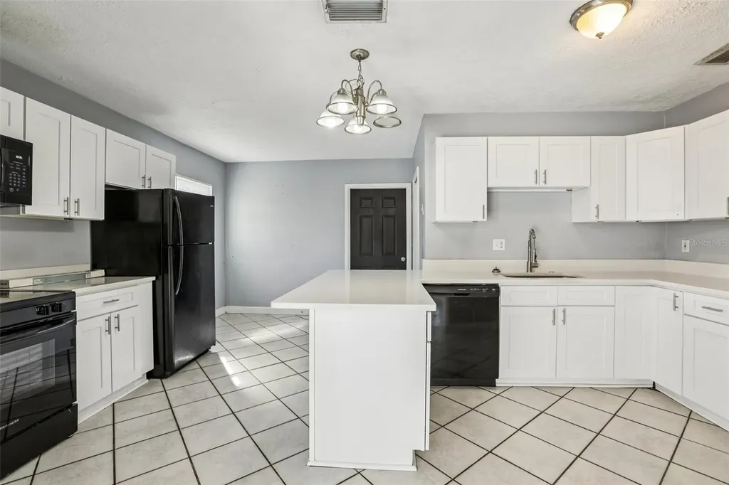 1809 W Crawford Street Tampa FL 33604
