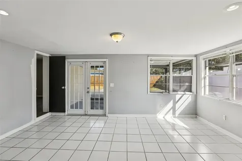 1809 W Crawford Street Tampa FL 33604