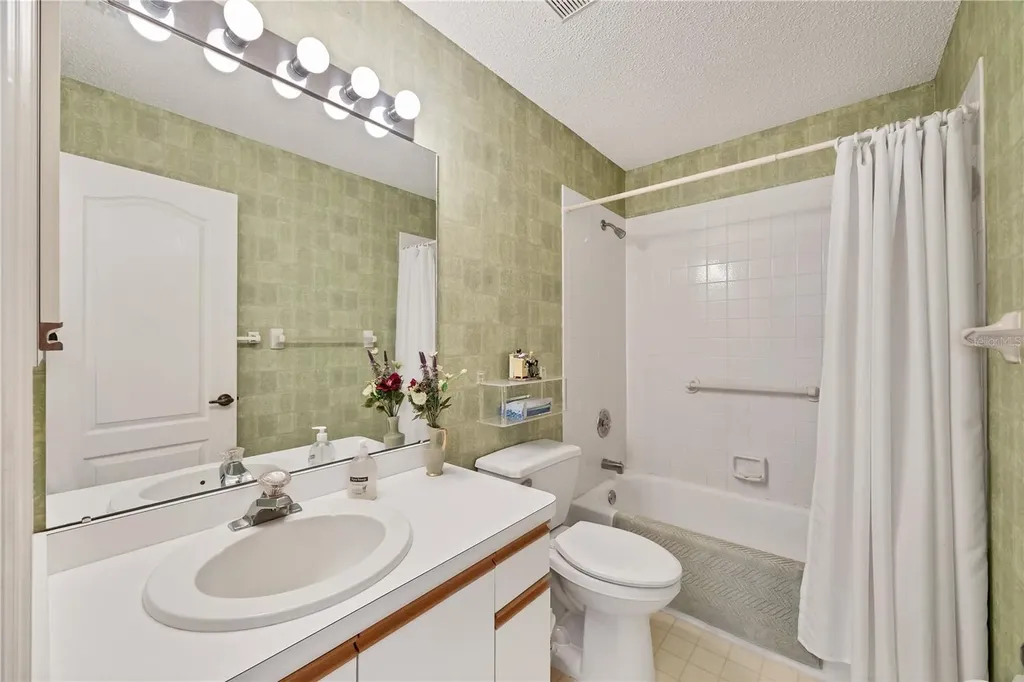 1800 Ashley Drive Venice FL 34292