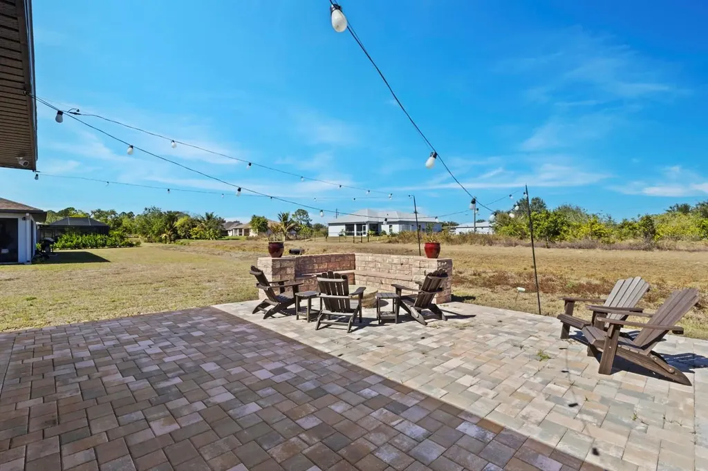 633 Carrillon Avenue S Lehigh Acres FL 33974