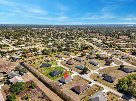 633 Carrillon Avenue S Lehigh Acres FL 33974