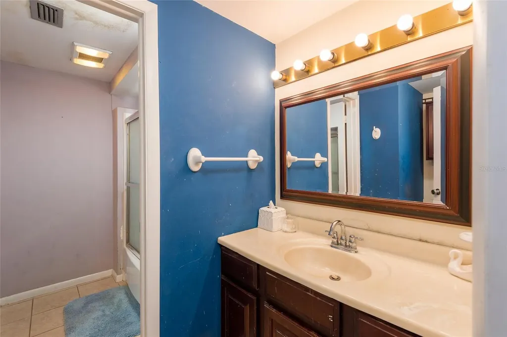 6809 Twelve Oaks Boulevard Tampa FL 33634