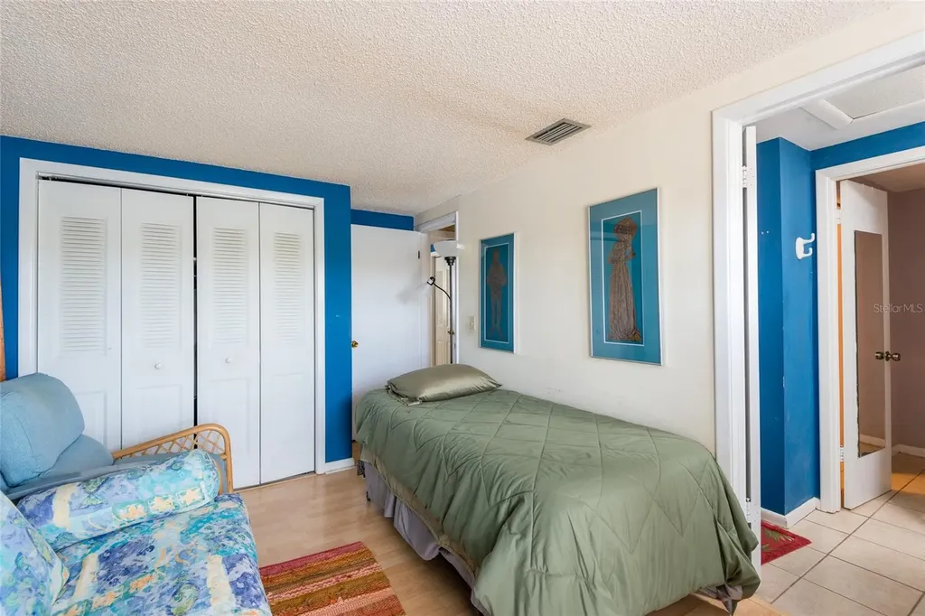 6809 Twelve Oaks Boulevard Tampa FL 33634