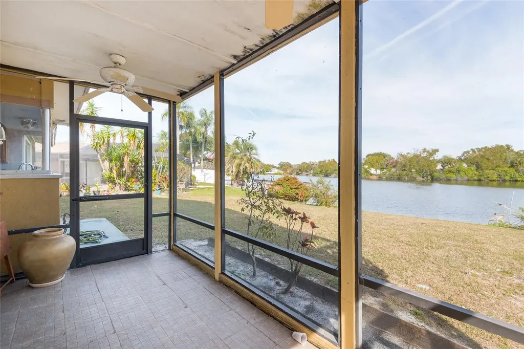 6809 Twelve Oaks Boulevard Tampa FL 33634