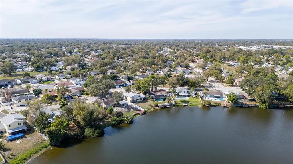 6809 Twelve Oaks Boulevard Tampa FL 33634