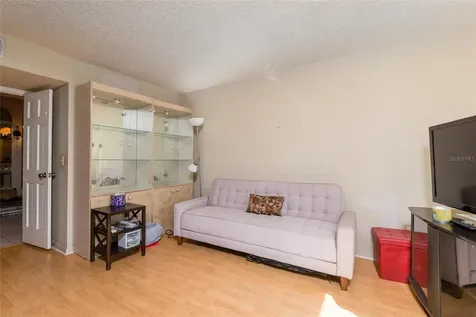 6809 Twelve Oaks Boulevard Tampa FL 33634