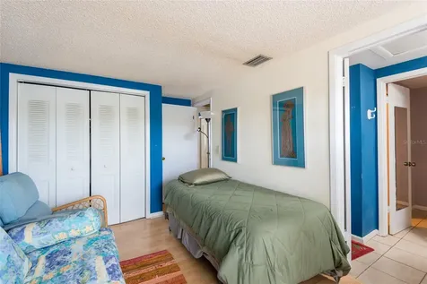 6809 Twelve Oaks Boulevard Tampa FL 33634