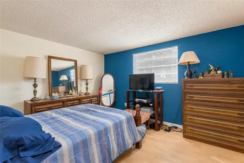 6809 Twelve Oaks Boulevard Tampa FL 33634