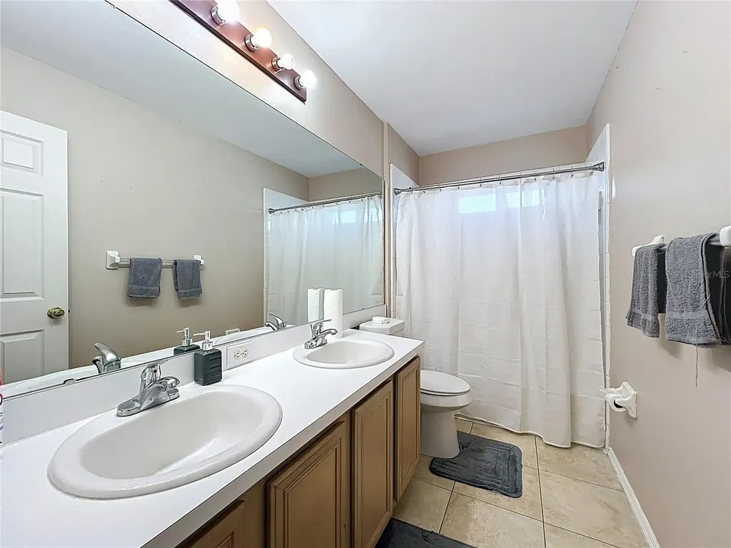 15000 Lake Azure Drive Orlando FL 32824