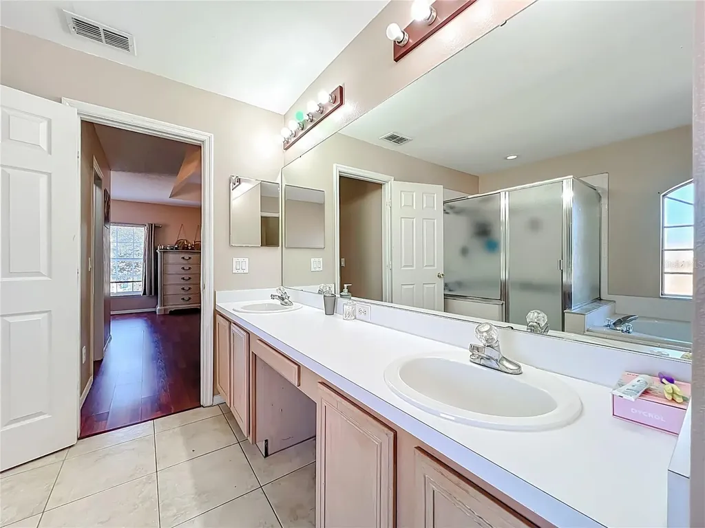 15000 Lake Azure Drive Orlando FL 32824