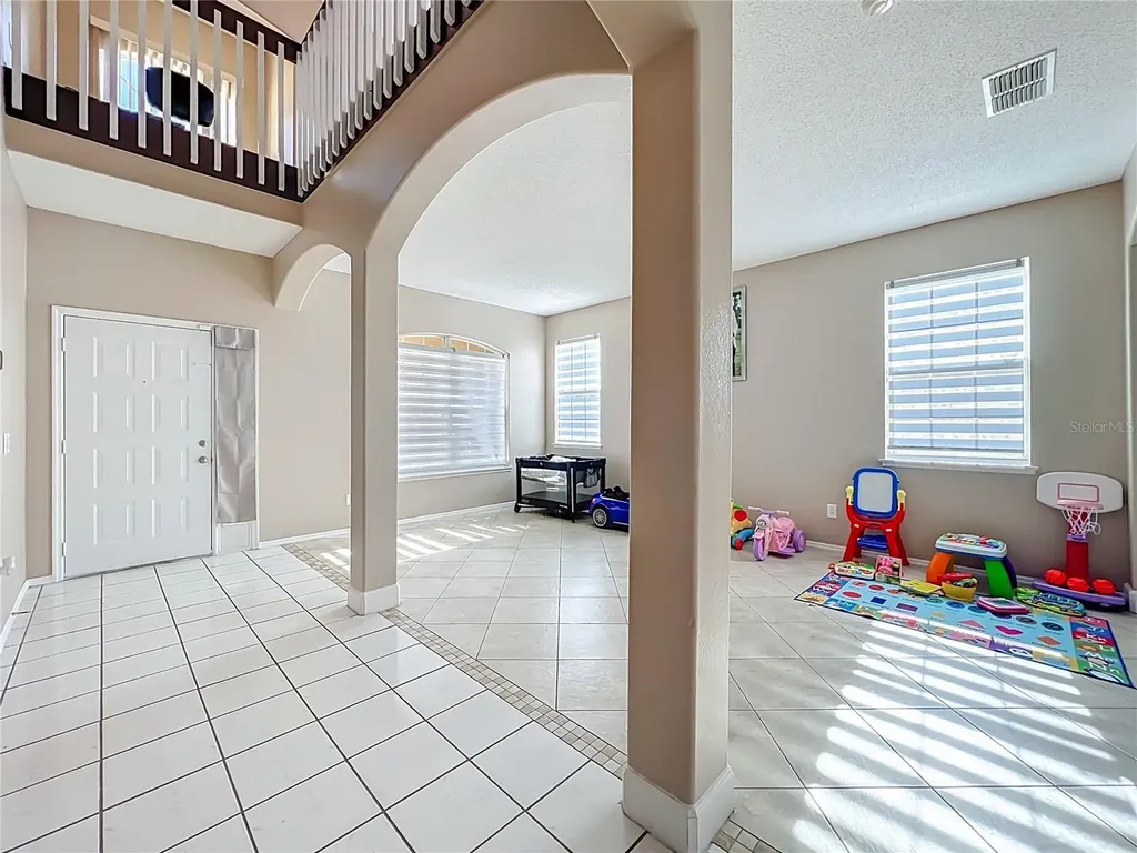 15000 Lake Azure Drive Orlando FL 32824