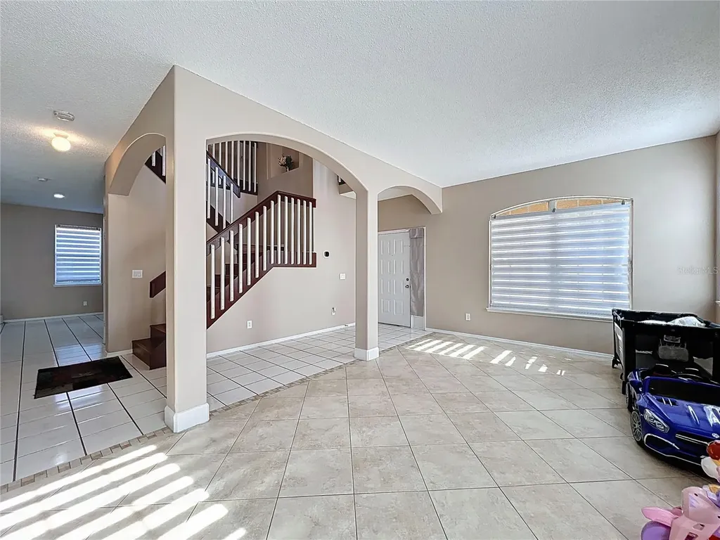 15000 Lake Azure Drive Orlando FL 32824