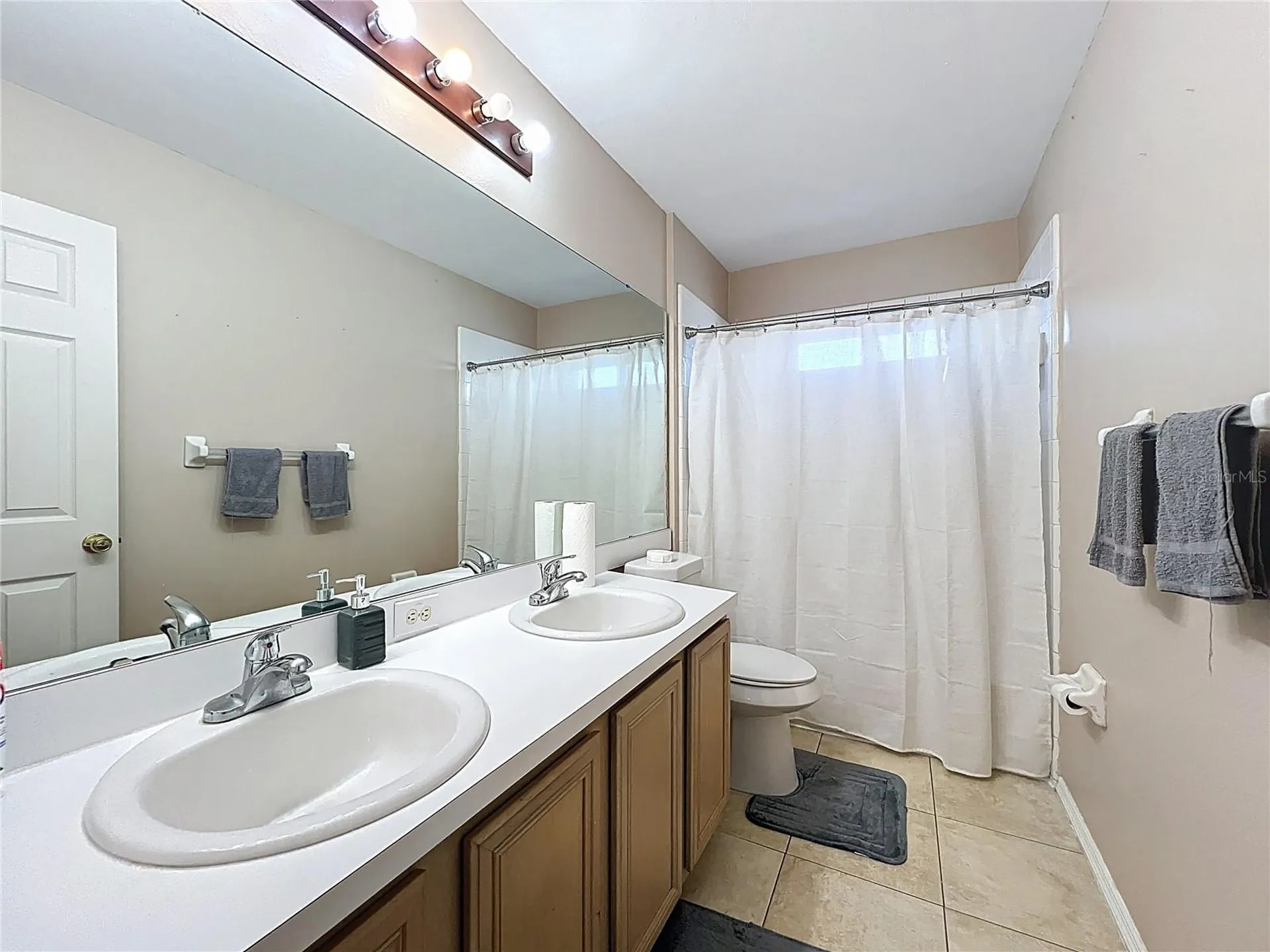 15000 Lake Azure Drive Orlando FL 32824