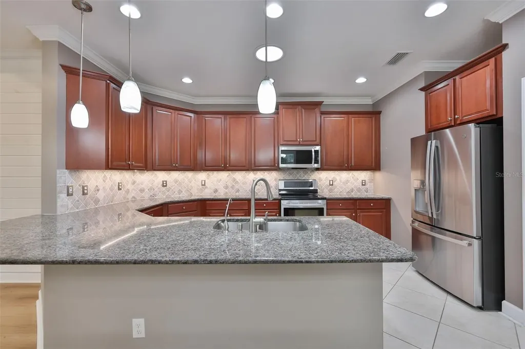 2203 Oakley Green Drive Sun City Center FL 33573
