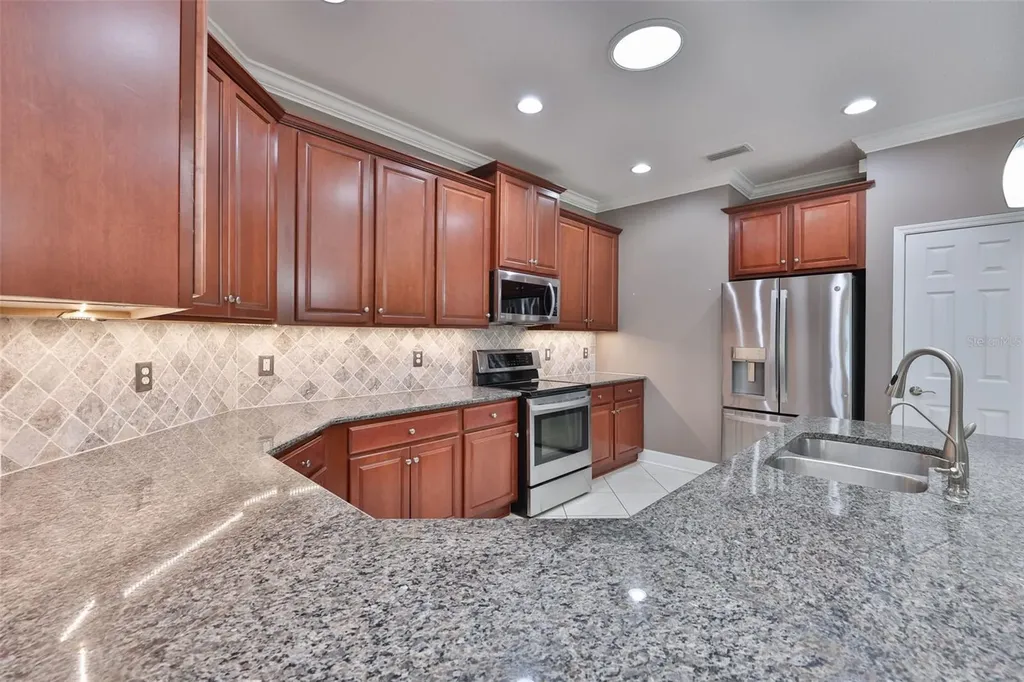 2203 Oakley Green Drive Sun City Center FL 33573