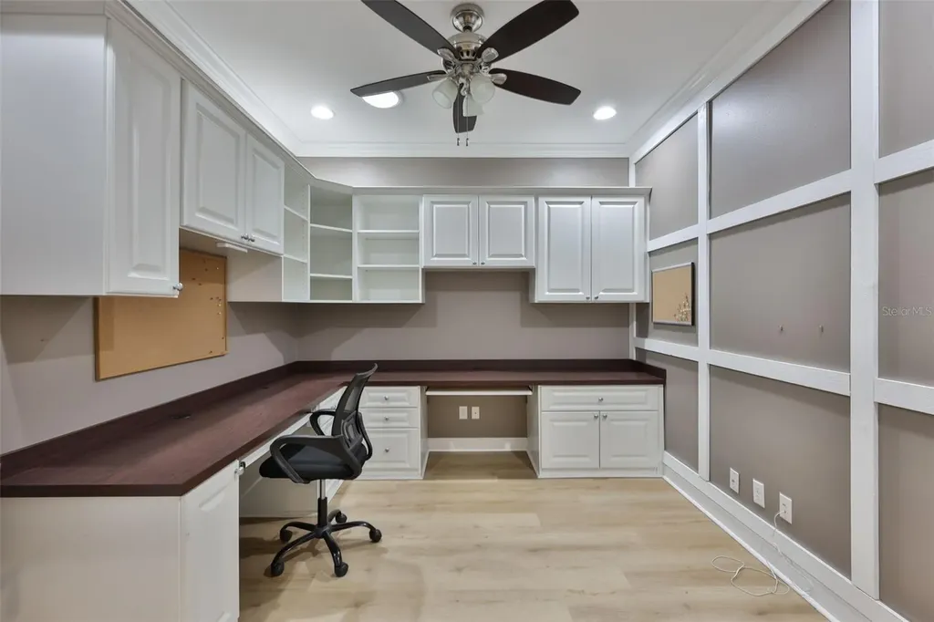 2203 Oakley Green Drive Sun City Center FL 33573