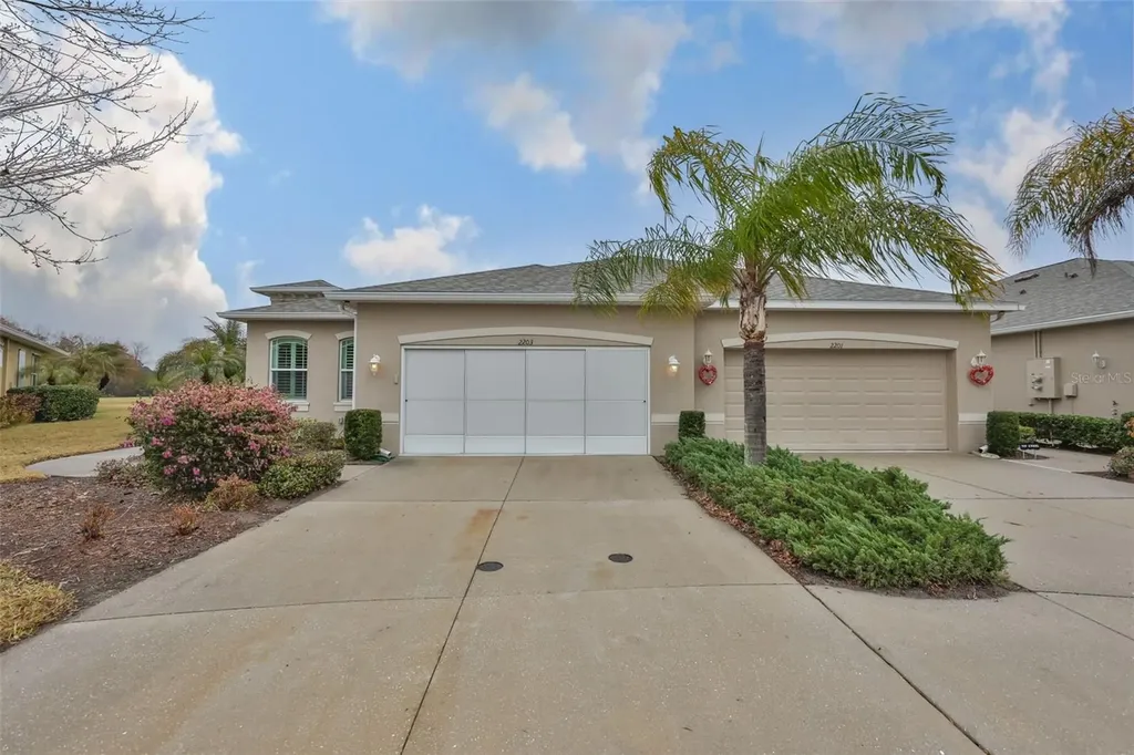 2203 Oakley Green Drive Sun City Center FL 33573