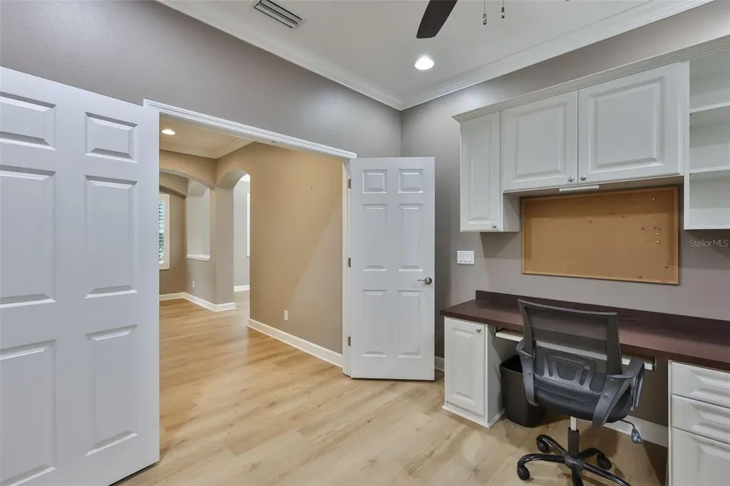 2203 Oakley Green Drive Sun City Center FL 33573