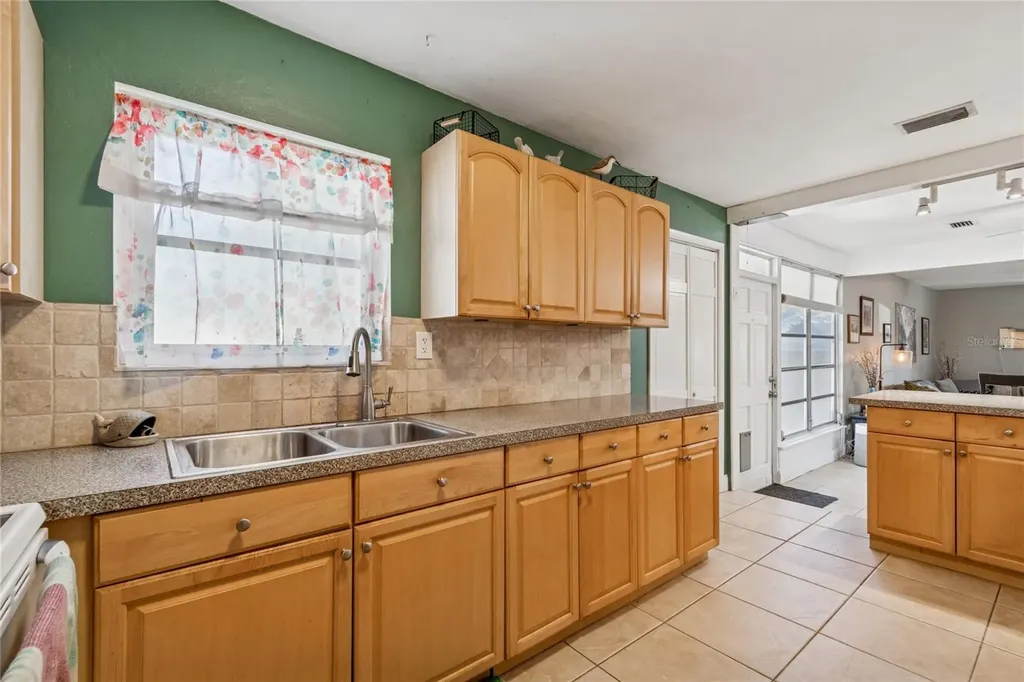 6049 9th Avenue S Gulfport FL 33707