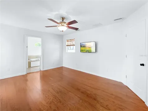 2926 W Tyson Avenue Tampa FL 33611