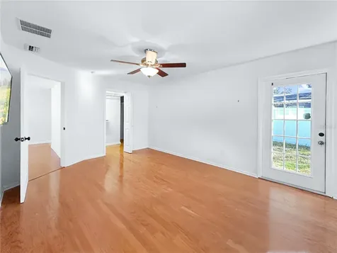 2926 W Tyson Avenue Tampa FL 33611