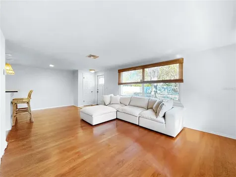 2926 W Tyson Avenue Tampa FL 33611