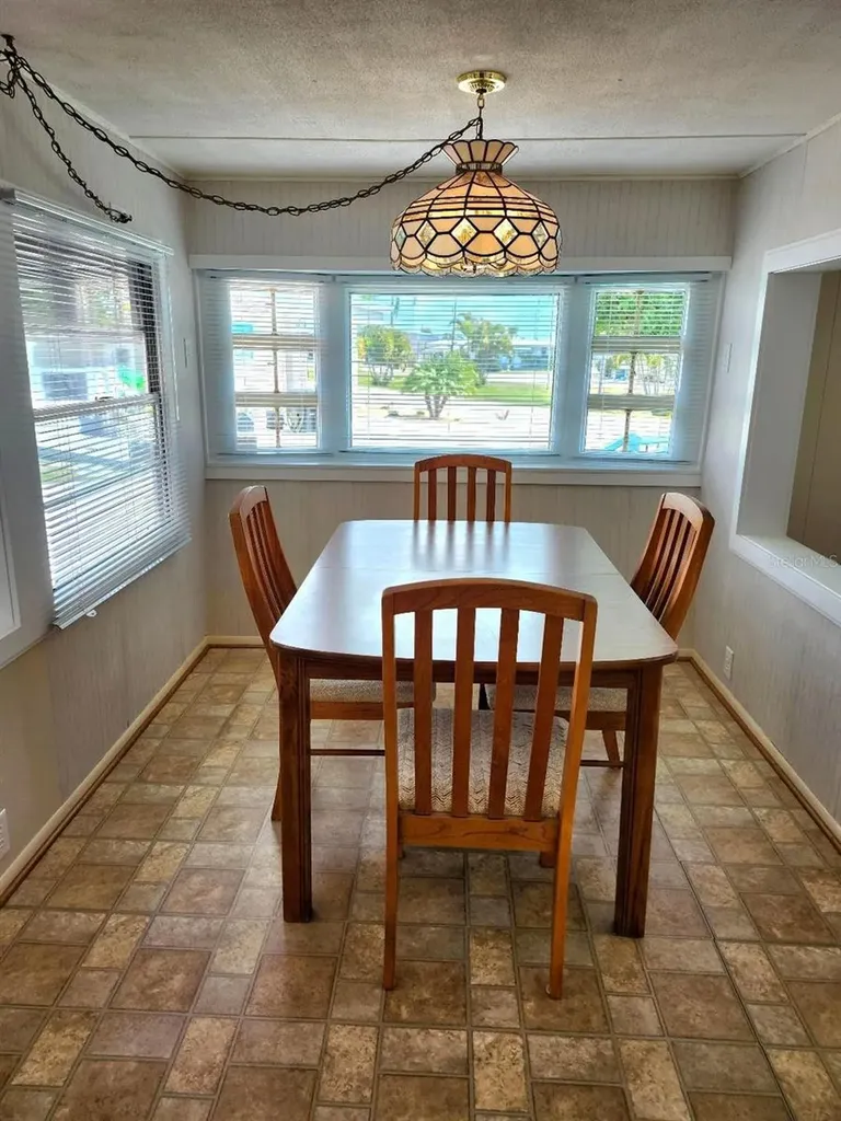 6522 Massachusetts Street Bradenton FL 34207