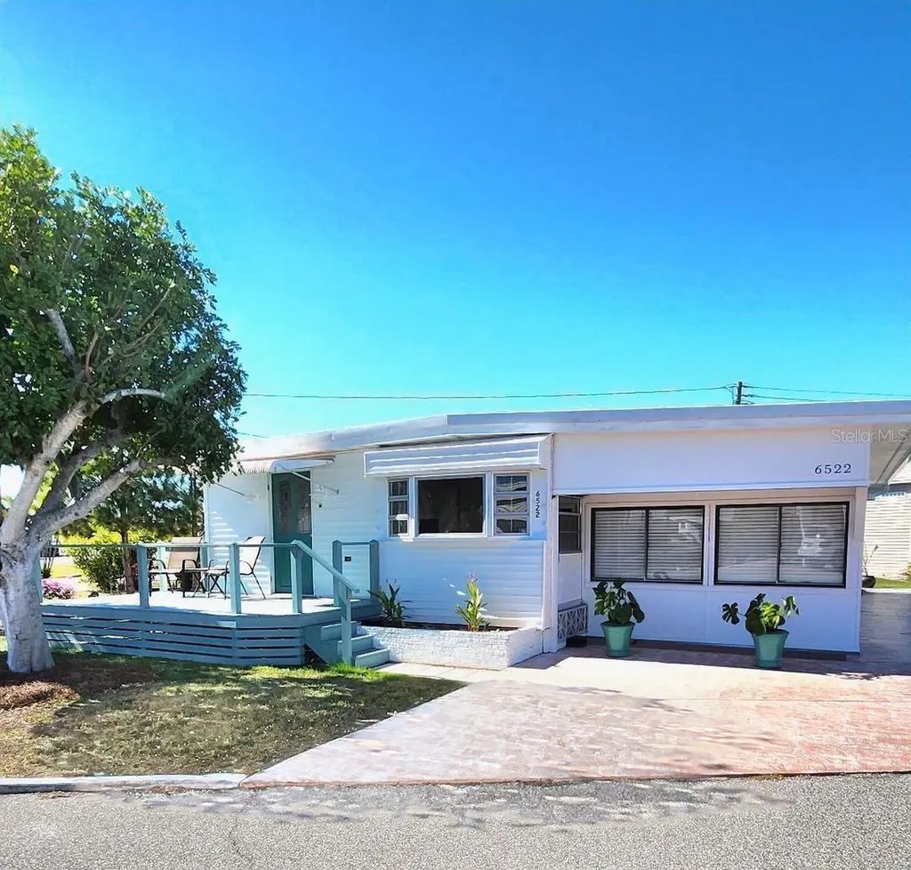 6522 Massachusetts Street Bradenton FL 34207
