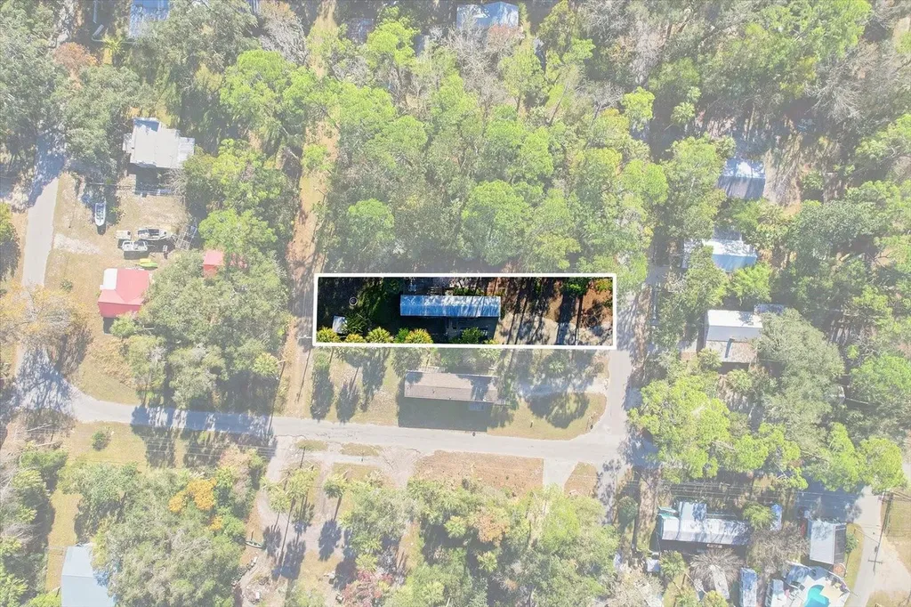 24 62nd Street Yankeetown FL 34498